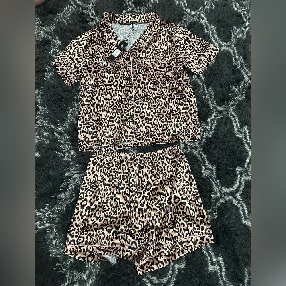 Fashion Nova Leopard Print Satin Pajama Set - Picture 3 of 4